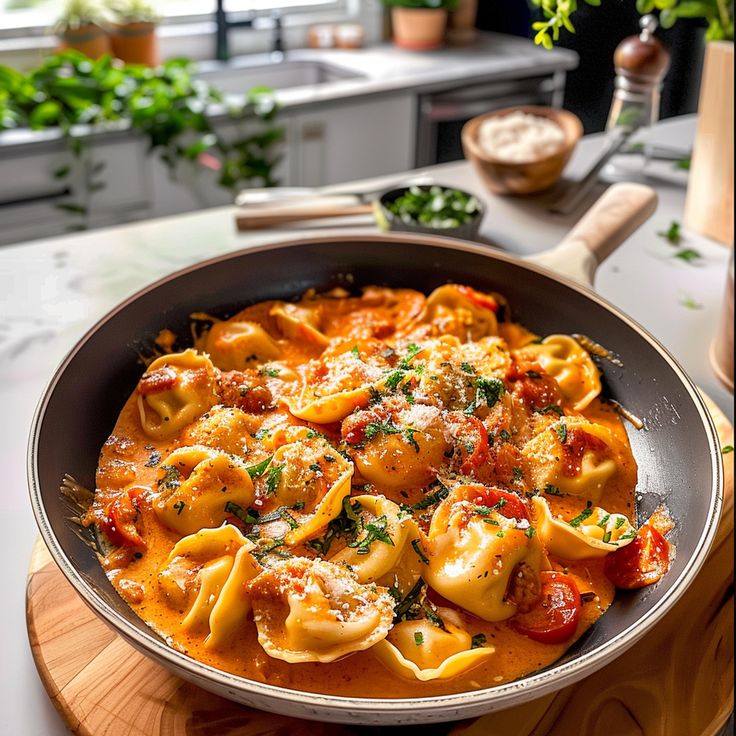 Creamy Tomato Basil Chicken Tortellini