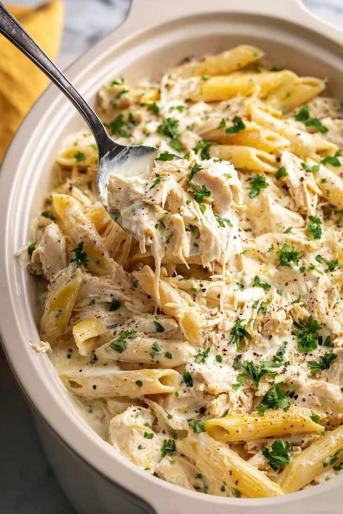 Crockpot Creamy Chicken Alfredo Pasta