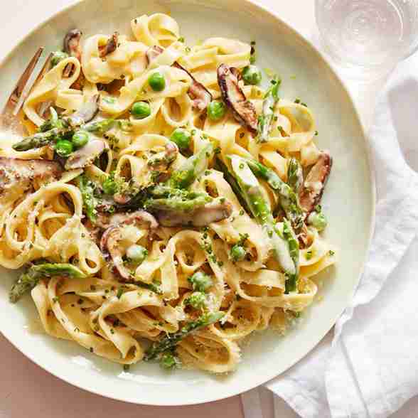 Spring Veggie Alfredo Pasta