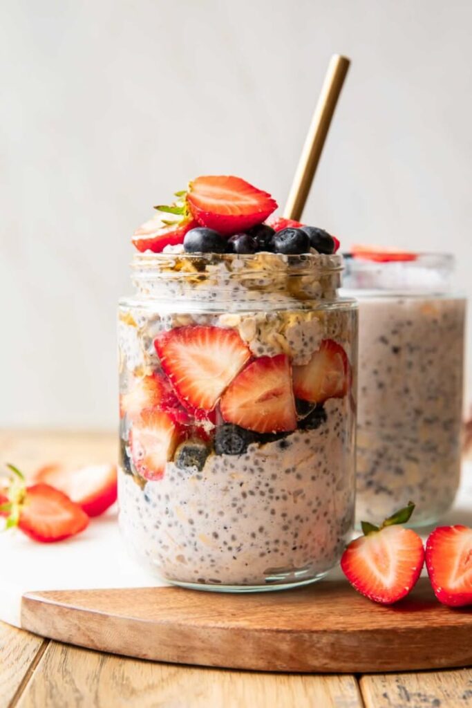 Berry Chia Overnight Oats