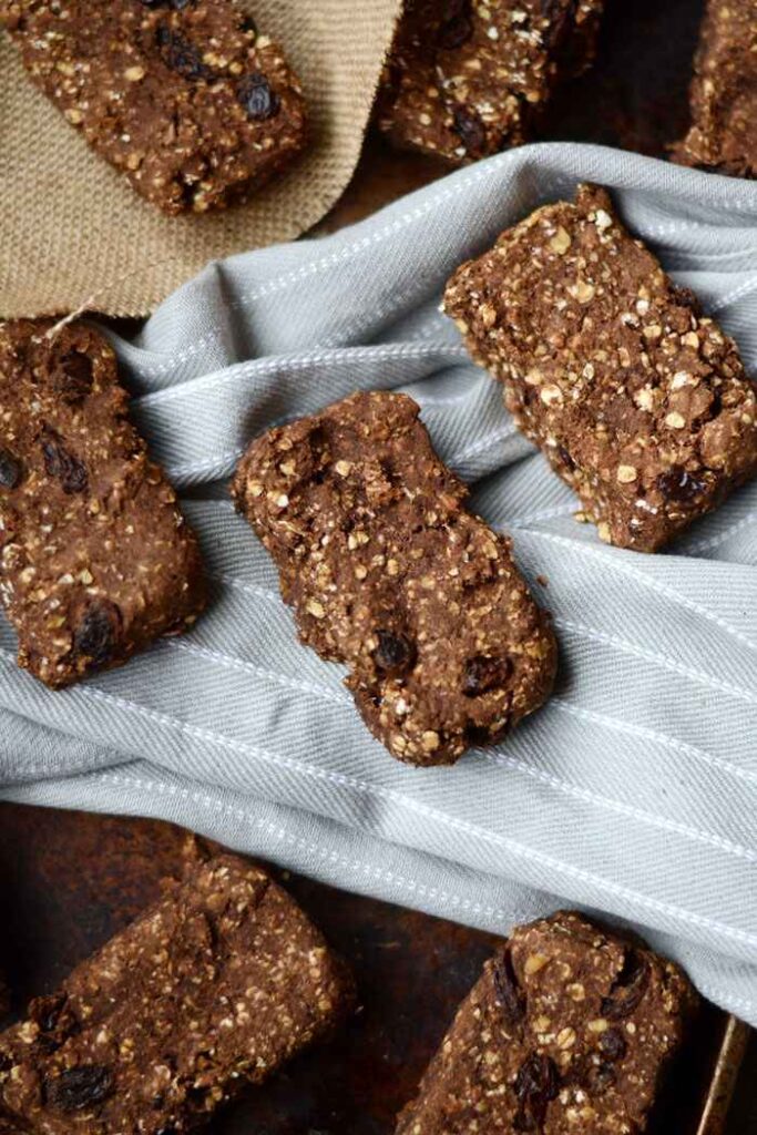 Cinnamon Raisin Oat Bars