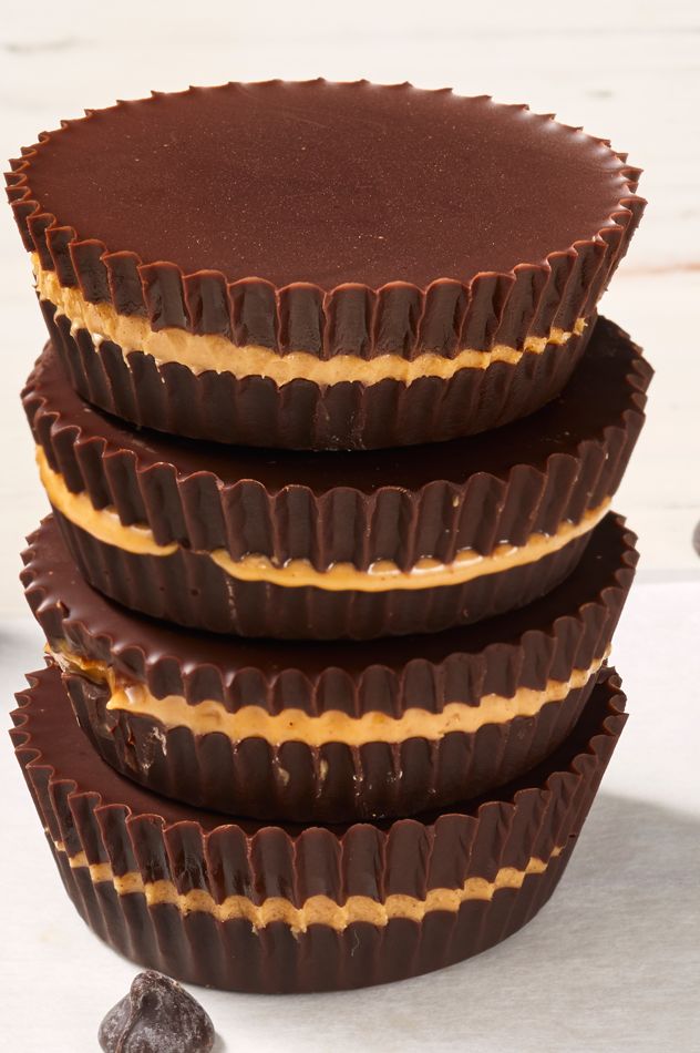 Keto Chocolate Peanut Butter Cheesecake Cups